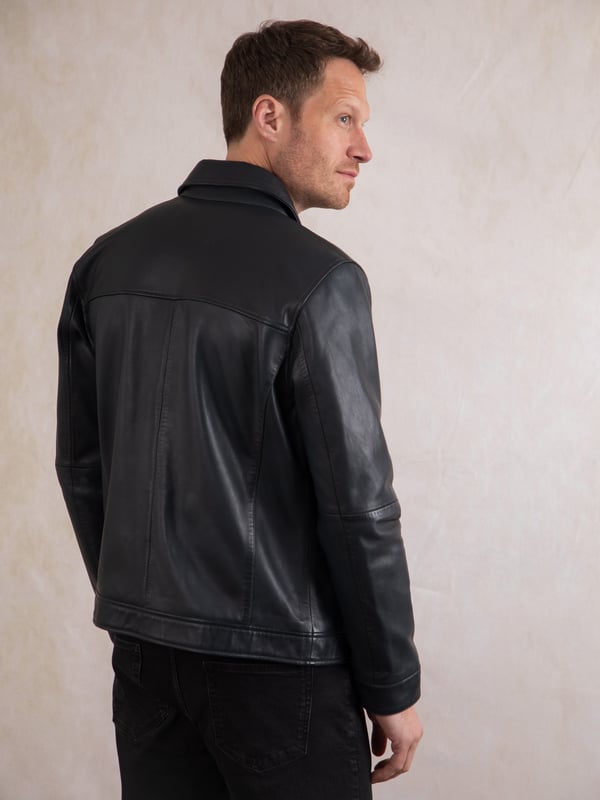 Add the suave Hesket leather jacket to effortlessly elevate your wardrobe. Crafted from the highest quality vegetable tanned aniline leather that&rsquo;ll get better and more unique with each wear, this deep navy jacket has been inspired by the 70s for ultimate vintage appeal. A classic collar, easy centre zip and large pockets (as well as three inner ones) make the Hesket the perfect combination of style and substance.