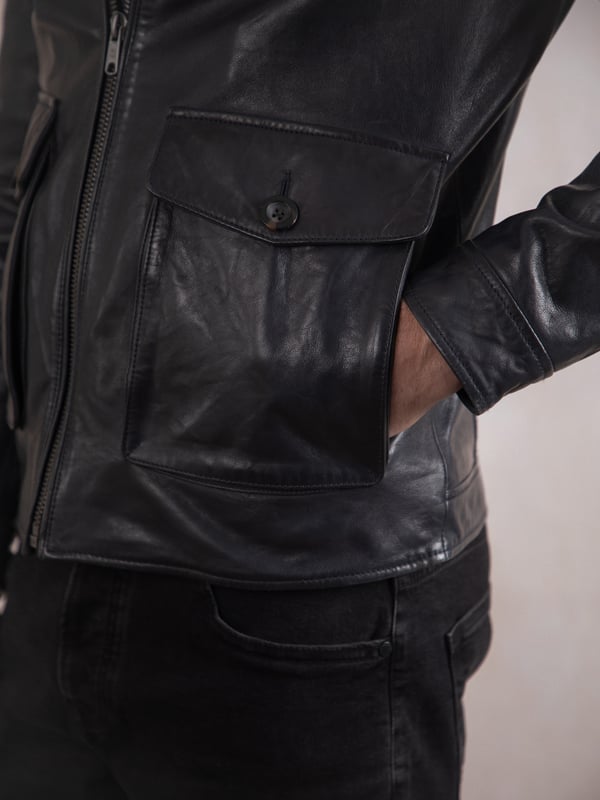 Add the suave Hesket leather jacket to effortlessly elevate your wardrobe. Crafted from the highest quality vegetable tanned aniline leather that&rsquo;ll get better and more unique with each wear, this deep navy jacket has been inspired by the 70s for ultimate vintage appeal. A classic collar, easy centre zip and large pockets (as well as three inner ones) make the Hesket the perfect combination of style and substance.