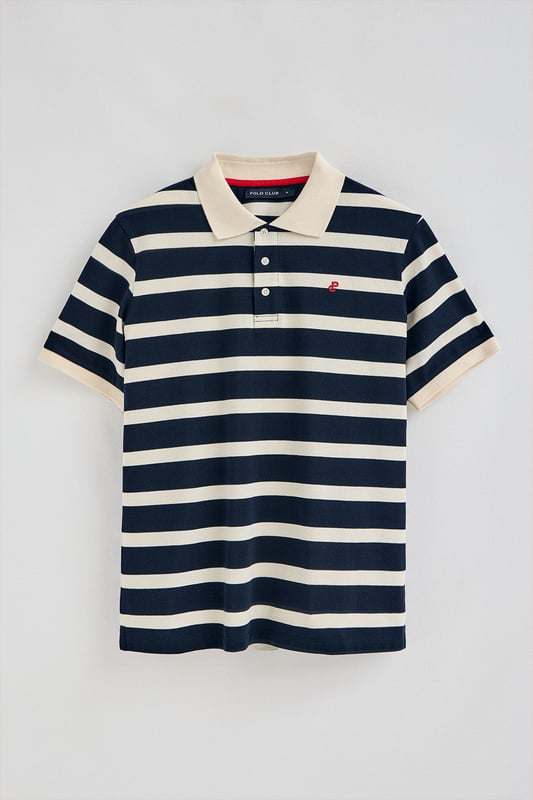 Das Poloshirt Genova bietet die perfekte Kombination aus Stil und Komfort. Es hat ein zeitloses Streifendesign und ist aus Baumwollpiqué gefertigt, das angenehm kühl und geschmeidig ist. Der gerippte Kragen mit Dreiknopfleiste und Steg auf der Rückseite sorgt für eine tadellose Struktur, während kontrastierende Details an den Ärmeln und am Kragen einen besonderen Akzent setzen. Ein gesticktes Monogramm auf der Brust rundet das Design ab und macht es zu einem vielseitigen und raffinierten Kleidungsstück.
