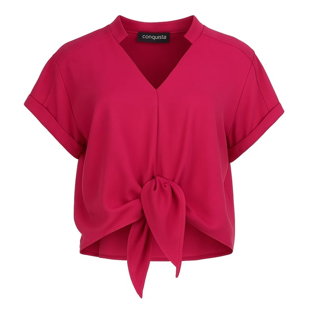 Añade un toque de color a tu guardarropa con esta elegante blusa fucsia con lazo al frente. Confeccionada 100 % con gasa de viscosa, esta tela tejida liviana se siente suave contra la piel y tiene una hermosa caída. La blusa presenta un favorecedor escote en V, mangas cortas enrolladas y un elegante nudo frontal que define la cintura. Perfecto tanto para días informales como para noches elegantes, combina sin esfuerzo con vaqueros, faldas o pantalones sastre.