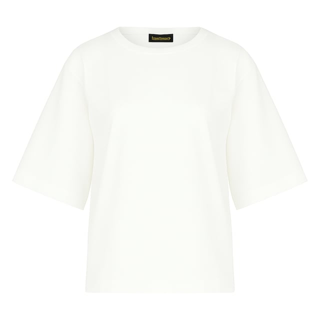 Mejora tus elementos esenciales del día a día con esta camiseta de gran tamaño, confeccionada con tejido de punto 100 % algodón mercerizado para una sensación suave, tersa y lujosa. El tejido premium mejora la durabilidad y ofrece un brillo sutil para una apariencia refinada. Diseñado con una silueta relajada y cuadrada, este top presenta mangas hasta los codos para brindar estilo y comodidad sin esfuerzo. La estética minimalista y el color blanco nítido lo convierten en un básico versátil, perfecto para combinar con jeans, pantalones a medida o superponer prendas llamativas. Con una longitud de 65 cm en la talla S, esta camiseta combina una facilidad moderna con una sofisticación atemporal.