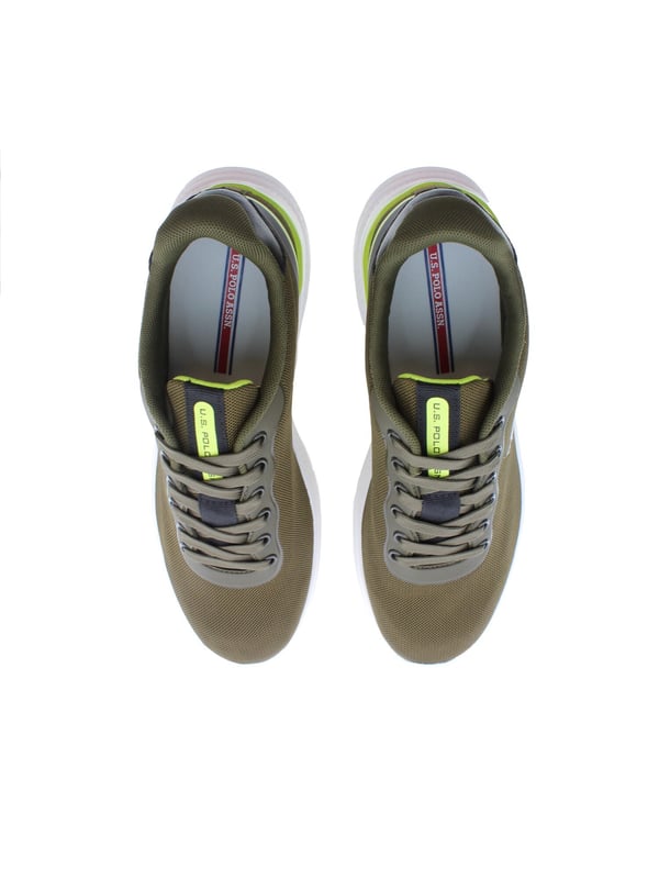 U.S. POLO ASSN. Sneakers voor heren. Elegant en sportief tegelijk. De sneakers worden klassiek gesloten met textielen veters. De padding is warm en zacht. De zool is van stevig rubber. Het logo van het merk is subtiel maar goed zichtbaar.