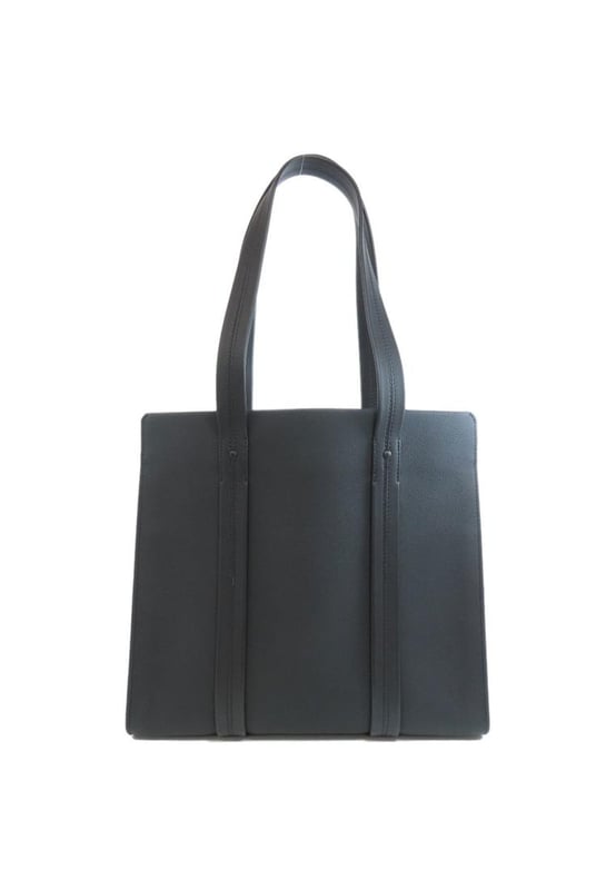 Brand: Louis Vuitton
Model: Takeoff Tote
Color: Black
Material: Leather
Inclusions: Key Padlock
Dimensions: 34cm x 35cm x 13cm / 13.38&#x27;&#x27; x 13.77&#x27;&#x27; x 5.11&#x27;&#x27;
Serial number: None
Country of origin: Spain
Condition: A - excellent condition.
Outside condition : A few scratch
Inside condition : Good
Handle condition : Good
Corner condition : Good
Metal fittings condition : ScuffBrand: Louis VuittonType: toteMain Material: Leather