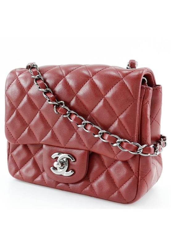 Brand: Chanel
Model: Timeless
Color: Red
Material: Leather
Inclusions: 
Dimensions: 13cm x 17cm x 7cm
Serial number: 18289161
Country of origin: France
Condition: A - excellent condition.
Outside condition : some trace of use
Inside condition :  slight scratches
Handle condition :  some rubbing
Corner condition : good 
Metal fittings condition :  slight scratchesBrand: ChanelType: shoulderMain Material: Leather