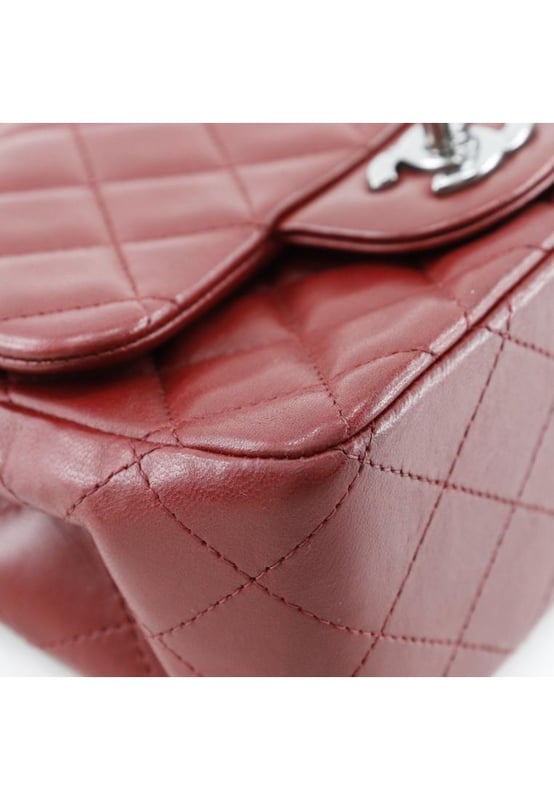Brand: Chanel
Model: Timeless
Color: Red
Material: Leather
Inclusions: 
Dimensions: 13cm x 17cm x 7cm
Serial number: 18289161
Country of origin: France
Condition: A - excellent condition.
Outside condition : some trace of use
Inside condition :  slight scratches
Handle condition :  some rubbing
Corner condition : good 
Metal fittings condition :  slight scratchesBrand: ChanelType: shoulderMain Material: Leather