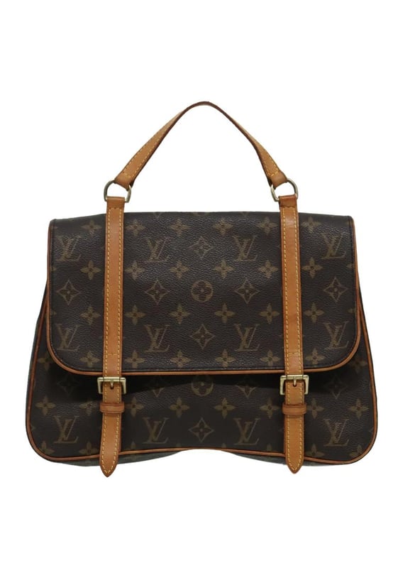 Brand: Louis Vuitton
Model: Marelle
Color: Brown
Material: Canvas
Inclusions: Shoulder Strap
Dimensions: W31cm x H22cm x D6cm(Approx)
Serial number: SR0015
Country of origin: France
Condition: B - good condition.
Outside condition : lose shape  rubbing
Inside condition : rubbing
Handle condition : sun burn  rubbing  stain  crack
Corner condition : rubbing  slight shaved
Metal fittings condition : scratches  painting off
Odor : There is keeping(storage) smell.Brand: Louis VuittonType: backpackMain Material: Canvas