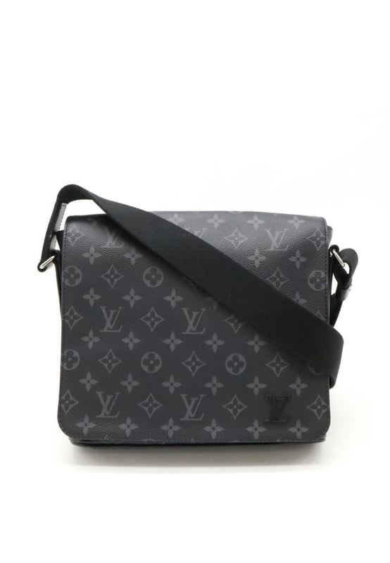 Brand: Louis Vuitton
Model: 
Color: Black
Material: Canvas
Inclusions: None
Dimensions: 23.5cm x 25cm x 7.5cm / 9.25&#x27;&#x27; x 9.84&#x27;&#x27; x 2.95&#x27;&#x27;
Serial number: None
Condition: A - excellent condition.
not specifyBrand: Louis VuittonType: shopperMain Material: Canvas
