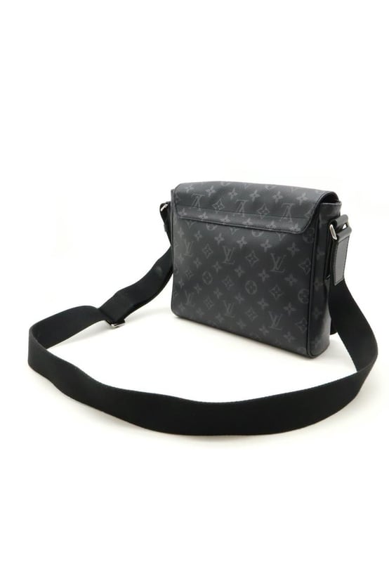 Brand: Louis Vuitton
Model: 
Color: Black
Material: Canvas
Inclusions: None
Dimensions: 23.5cm x 25cm x 7.5cm / 9.25&#x27;&#x27; x 9.84&#x27;&#x27; x 2.95&#x27;&#x27;
Serial number: None
Condition: A - excellent condition.
not specifyBrand: Louis VuittonType: shopperMain Material: Canvas