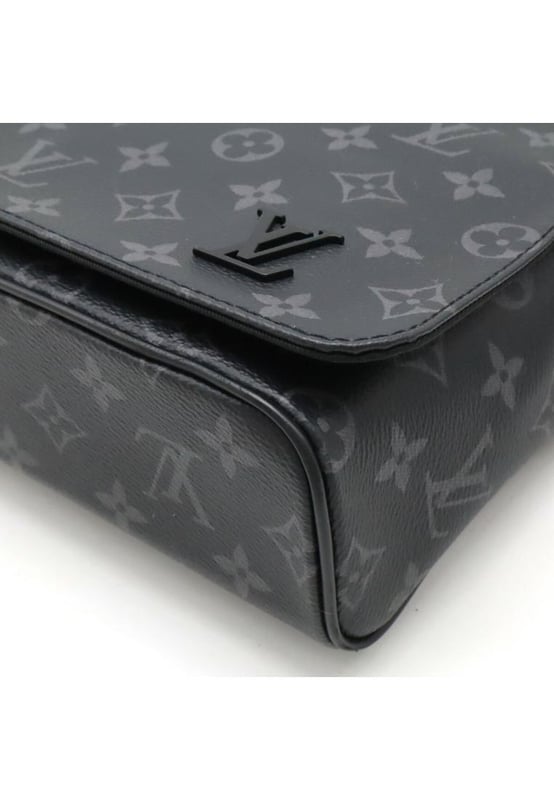 Brand: Louis Vuitton
Model: 
Color: Black
Material: Canvas
Inclusions: None
Dimensions: 23.5cm x 25cm x 7.5cm / 9.25&#x27;&#x27; x 9.84&#x27;&#x27; x 2.95&#x27;&#x27;
Serial number: None
Condition: A - excellent condition.
not specifyBrand: Louis VuittonType: shopperMain Material: Canvas
