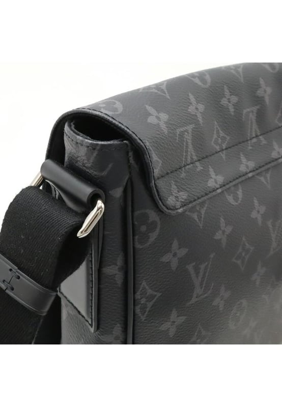 Brand: Louis Vuitton
Model: 
Color: Black
Material: Canvas
Inclusions: None
Dimensions: 23.5cm x 25cm x 7.5cm / 9.25&#x27;&#x27; x 9.84&#x27;&#x27; x 2.95&#x27;&#x27;
Serial number: None
Condition: A - excellent condition.
not specifyBrand: Louis VuittonType: shopperMain Material: Canvas