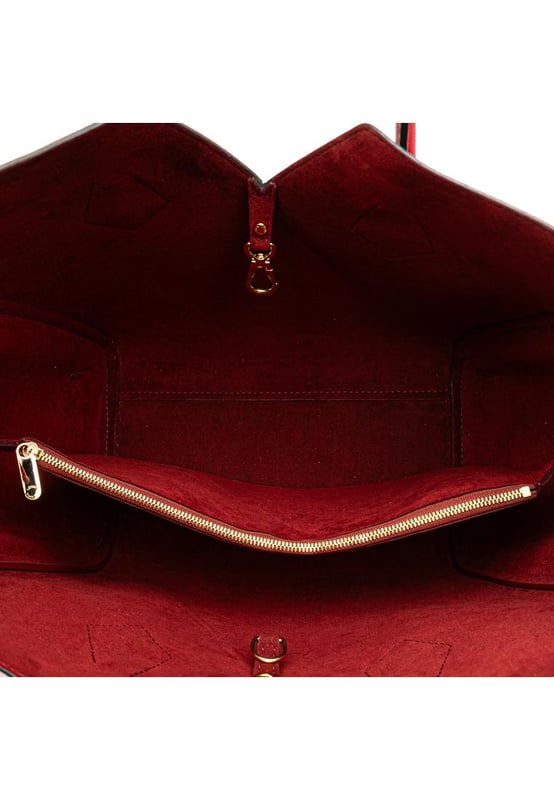 The Kimono MM features a monogram canvas and leather body rolled leather handles an open top with a lobster claw closure and an interior zip compartment.Brand: Louis VuittonCondition: Pre-lovedType: Tote BagRating: B+Main Material: CanvasDimensions (LxWxD): 28.5x26x13Strap Drop: 24.5Dust Bag: YesComments: Exterior Back stained with Other. Exterior Bottom stained with Other. Lock Scratched. Embellishment Scratched. Exterior Front stained with Other. Exterior Handle Out Of Shape Worn. Exterior Handle stained with Other. Interior Pocket stained with Other. Interior Lining stained with Other. Practical Attachment Scratched. Exterior Side Worn. Exterior Top Cracked. Zipper Scratched.