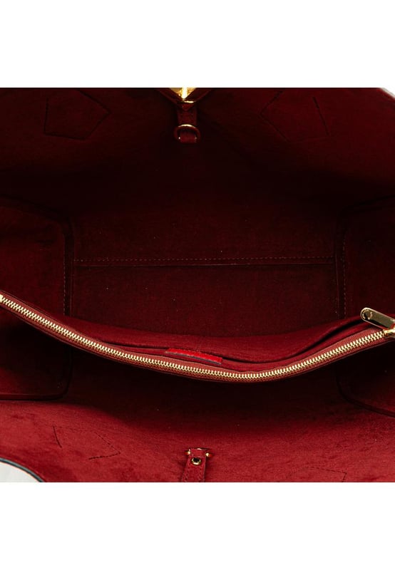 The Kimono MM features a monogram canvas and leather body rolled leather handles an open top with a lobster claw closure and an interior zip compartment.Brand: Louis VuittonCondition: Pre-lovedType: Tote BagRating: B+Main Material: CanvasDimensions (LxWxD): 28.5x26x13Strap Drop: 24.5Dust Bag: YesComments: Exterior Back stained with Other. Exterior Bottom stained with Other. Lock Scratched. Embellishment Scratched. Exterior Front stained with Other. Exterior Handle Out Of Shape Worn. Exterior Handle stained with Other. Interior Pocket stained with Other. Interior Lining stained with Other. Practical Attachment Scratched. Exterior Side Worn. Exterior Top Cracked. Zipper Scratched.
