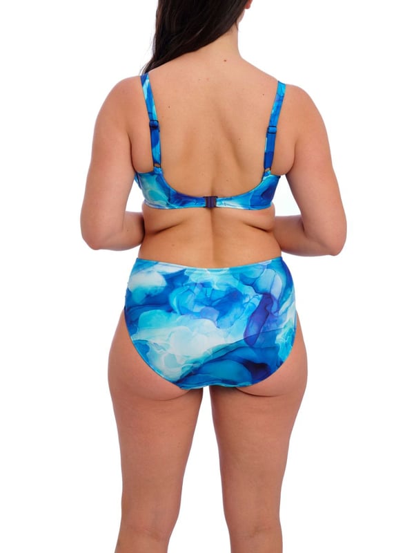 Fantasie Saunton Sands Full Cup Bikini Top. Underwired full coverage swimwear top with gathered detail, concealed side sling, lined wings and fixed fully adjustable straps. Product is hand wash only.