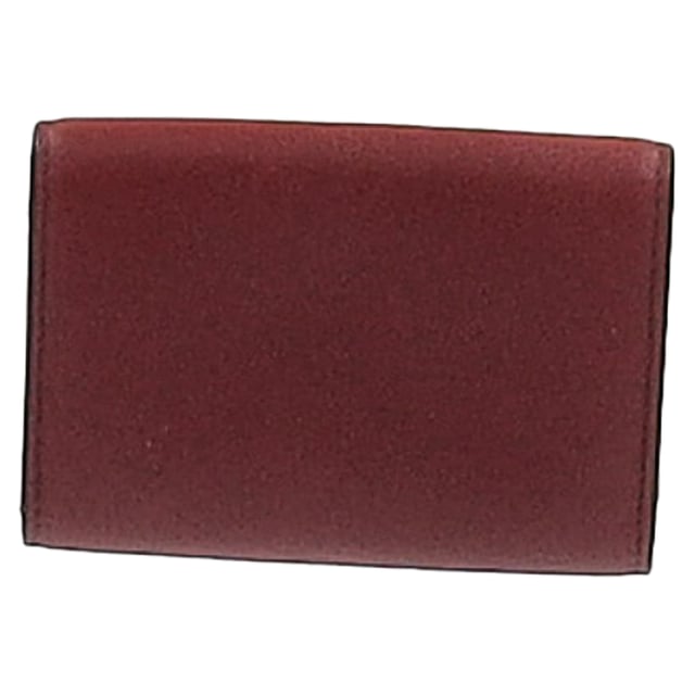 VINTAGE, RRP AS NEW
The Chloé Bow Detail Wallet in burgundy leather adds a touch of feminine charm to your everyday essentials with its soft bow accent and rich, timeless hue. Crafted from supple leather, it offers both elegance and practicality with multiple compartments for seamless organization. Styling Tip: Slip it into a structured tote or carry it solo as a chic mini clutch for dinner dates or quick errands.

Chloé Bow Detail Wallet in Burgundy Leather

Condition: Excellent
Signs of wear: No retail tag, No visible sign of wear., 
Packaging: None
Color: Burgundy
Material: Leather
Size: One Size | One Size
Measurements: Width: 25; Height: 75; Length: 100
SKU: NAPPUGBSM477735W