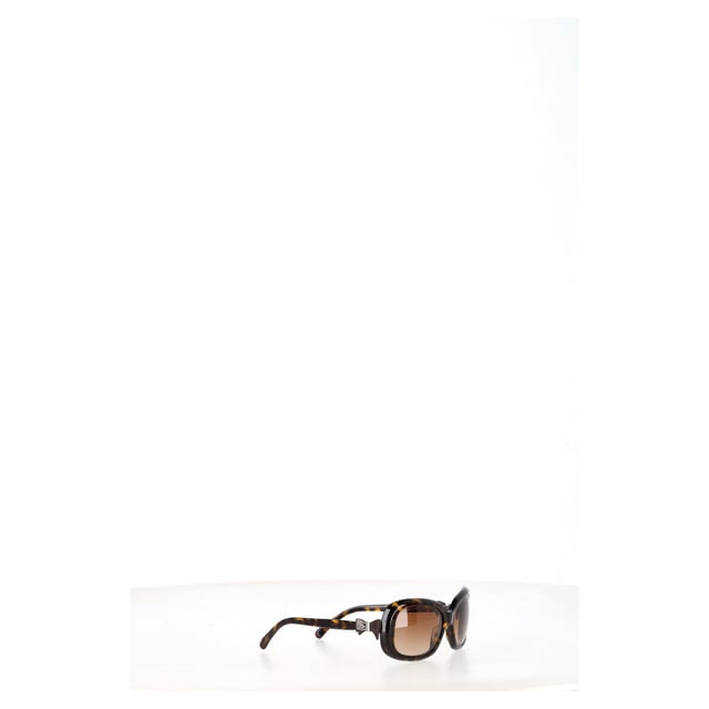 VINTAGE, RRP AS NEW
Coco Chanel loved adding little details to her designs like its bow detailing. The frame of these sunglasses is made from tortoise acetate and is equipped with gradient brown lenses and bow detailing bearing the double CC logos on the temples. 

Chanel 2000s CC Square-Frame Sunglasses in Brown Acetate
Condition: Very good
Signs of wear: Lightly used but very well maintained, May show minor signs of wear, scratches , worn corners, minor interior wear.
Packaging: None
Color: Brown | ochre
Material: Acetate
Size: One Size | One Size
Measurements: Width: 60; Height: 50
SKU: NAPPUGBAC477812W