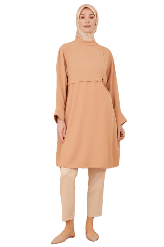 Als toonaangevend merk met elegante en verfijnde ontwerpen, biedt Armine speciale collecties die de stijl van elke vrouw weerspiegelen. Armine-producten combineren elegantie en comfort en zijn ontworpen om te voldoen aan de behoeften van moderne vrouwen. Met hoogwaardige stofkeuzes en nauwkeurige stikdetails bieden ze langdurig gebruik, terwijl het brede scala aan kleuren en patronen compatibiliteit met elke stijl garandeert. Armine combineert klassieke en moderne lijnen in kleding en biedt opties die uw elegantie in het dagelijks leven, werkomgevingen of speciale evenementen aanvullen. Elk stuk van Armine is ontworpen met een focus op zowel esthetiek als functionaliteit, waarbij mode wordt geïnterpreteerd met een tijdloos begrip. De producten in onze collecties zijn een ideale keuze voor vrouwen die comfort, elegantie en mode willen combineren.