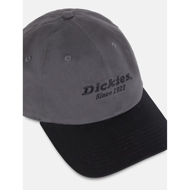 Our Everyday Dickies Twill Cotton Cap is a 6-panel core workwear cap.