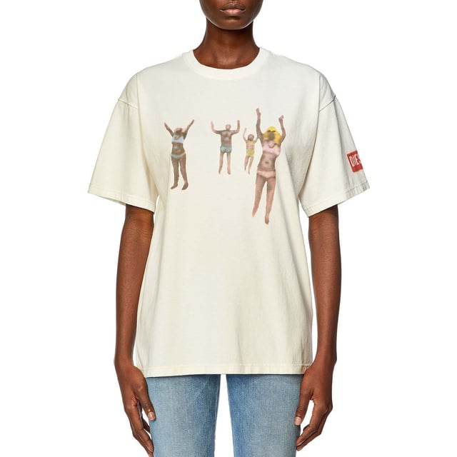 This women's tee is digitally printed on the front and back with abstract animations  distinguished by a faded airbrush effect. Crafted from cotton jersey for a loose fit  it's finished with a red Diesel logo on the sleeve.