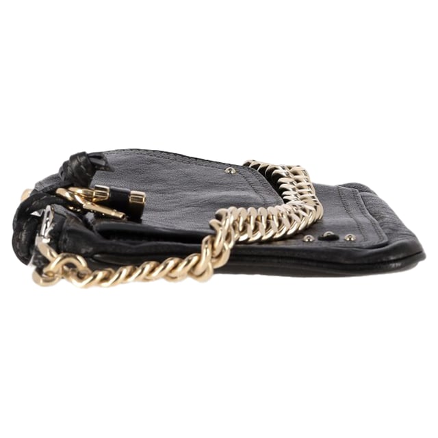 VINTAGE, RRP AS NEW
 The Chloé Mini Paddington Chain Shoulder Bag in black leather revives a beloved classic with a modern edge, featuring the iconic padlock accent and an elegant chain strap. Its compact size and supple leather construction make it the perfect blend of statement style and everyday functionality. Wear it crossbody with a tailored blazer and jeans for a chic, Parisian-inspired look that effortlessly transitions from day to night.

Chloé Mini Paddington Chain Shoulder Bag in Black  Leather

Condition: Very good
Signs of wear: Minor signs of wear
Packaging: Dust bag
Color: Black
Material: Leather | leather
Size: One Size | One Size
Measurements: Width: 10; Height: 150; Length: 220; Handle drop: 145; Strap length: 440
SKU: NAPPUGBBA478791W