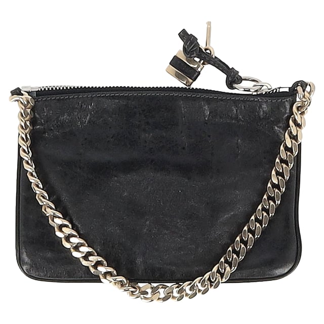 VINTAGE, RRP AS NEW
 The Chloé Mini Paddington Chain Shoulder Bag in black leather revives a beloved classic with a modern edge, featuring the iconic padlock accent and an elegant chain strap. Its compact size and supple leather construction make it the perfect blend of statement style and everyday functionality. Wear it crossbody with a tailored blazer and jeans for a chic, Parisian-inspired look that effortlessly transitions from day to night.

Chloé Mini Paddington Chain Shoulder Bag in Black  Leather

Condition: Very good
Signs of wear: Minor signs of wear
Packaging: Dust bag
Color: Black
Material: Leather | leather
Size: One Size | One Size
Measurements: Width: 10; Height: 150; Length: 220; Handle drop: 145; Strap length: 440
SKU: NAPPUGBBA478791W
