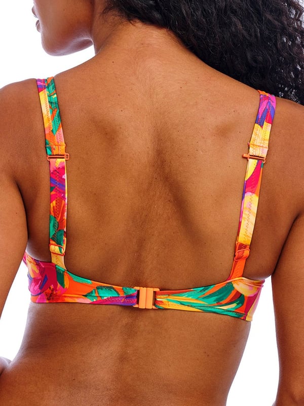 Freya Sun Haze High Apex Bikini Top. Underwired non padded plunge swimwear top with a high apex shape, a J-hook feature for easy conversion to a racerback style and powernet lined cups for shaping and support. This product is recommended as hand wash only.