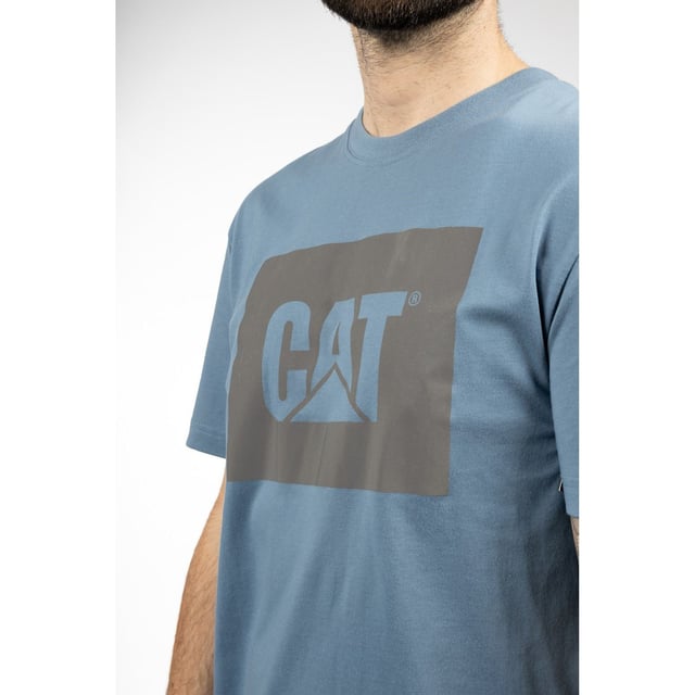 Ons klassieke Trademark Logo T-shirt biedt de hele dag comfort en duurzaamheid.