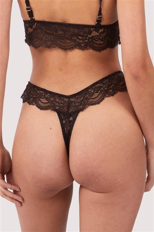The Ariana lace thong in delicious coffee. Ariana is back as a thong in a new luxurious lace, a new range of colours to add to your comfortable, everyday lingerie collection. 

Soft stretch lace 
High rise 
Thong style 
Elasticated waistband 
Cotton gusset 
Easy and comfortable to wear