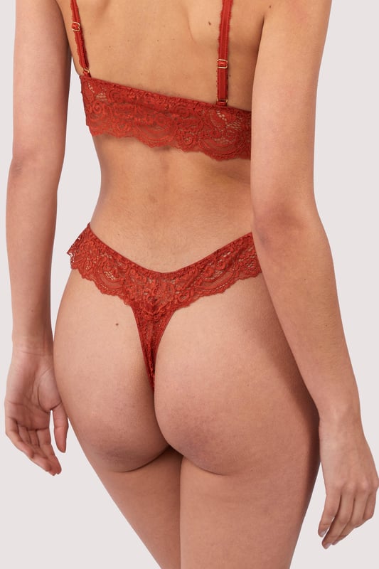 The Ariana lace thong in delicious coffee. Ariana is back as a thong in a new luxurious lace, a new range of colours to add to your comfortable, everyday lingerie collection. 

Soft stretch lace 
High rise 
Thong style 
Elasticated waistband 
Cotton gusset 
Easy and comfortable to wear
