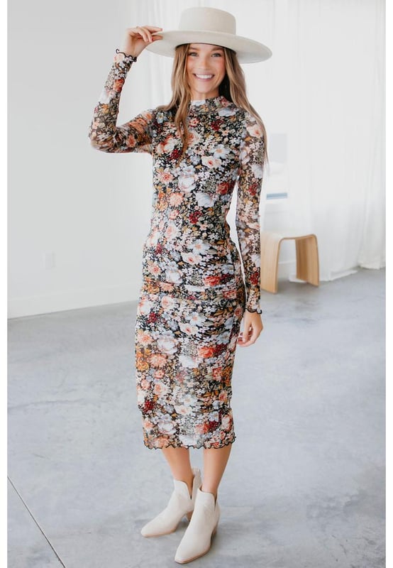 Estampado floral marrón
  Diseño de cuello alto
  Mangas largas
  Corte ajustado
  Detalle de ribete de lechuga
  Largo midi
  Gran elasticidad
Material 95% Poliéster 5% Elastano
