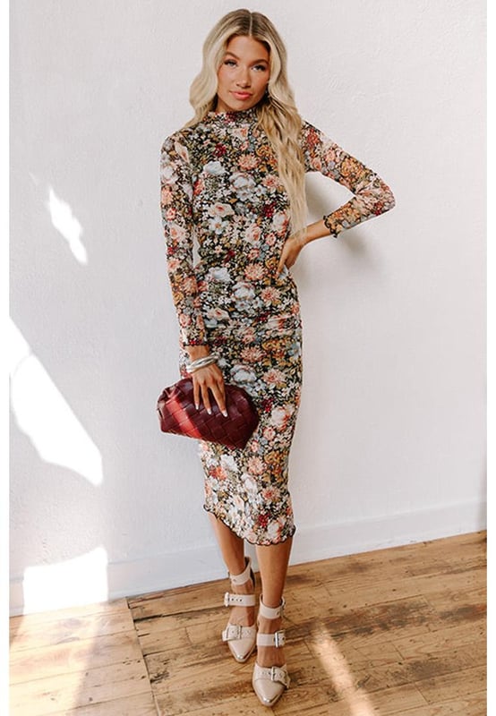 Estampado floral marrón
  Diseño de cuello alto
  Mangas largas
  Corte ajustado
  Detalle de ribete de lechuga
  Largo midi
  Gran elasticidad
Material 95% Poliéster 5% Elastano