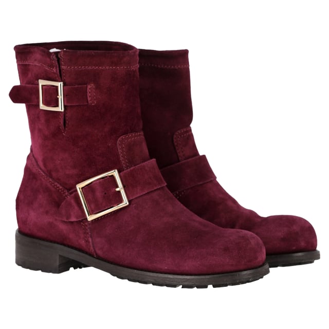 VINTAGE, RRP AS NEW
The Jimmy Choo Double-Buckle Detail Ankle Boots in Burgundy Suede exude sophistication and edge, featuring rich burgundy suede and bold double-buckle accents for a striking, contemporary look. The sleek silhouette and sturdy heel offer both comfort and style, making them perfect for adding a touch of luxury to your everyday wardrobe. The deep burgundy hue pairs beautifully with both neutrals and vibrant colors, making them a versatile addition to any outfit. Style them with a midi skirt or tailored trousers to create a chic, fashion-forward ensemble that commands attention.

 Jimmy Choo Double-Buckle Detail Ankle Boots in Burgundy Suede

Condition: Very good
Signs of wear: Include Box., Minor markings, Lightly used but very well maintained. Minor mark at soles & creasing, light scuffing at the soles and heels.
Packaging: Box
Color: Red | burgundy
Material: Suede | suede
Size: IT | 39
Measurements: Heel height: 30; Insole length: 270
SKU: NAPPUGBSH462758W
