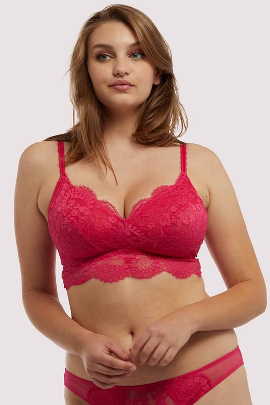 The Pink Emma Wireless Bra is the ultimate comfort for every day. With no underwire, soft lace and a supportive mesh lining, this bralette is designed to support by hugging your curves. This is the perfect everyday bra, for the full look, match with our Emma Brazilian or Highwaisted Briefs.