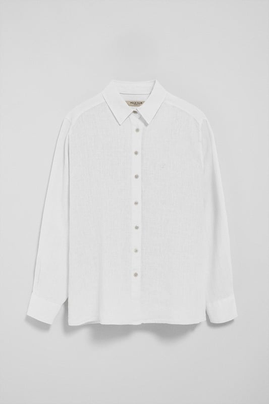 Dieses stückgefärbte Leinenhemd für Damen kombiniert Komfort und Raffinesse. Die Loose Fit-Passform und der Hemdkragen verleihen ihm einen lässigen Touch, während die perlmuttfarbenen Knöpfe mit Logo und die Ton-in-Ton gehaltenen Paspeln an der Innenseite des Kragens einen besonderen Akzent setzen. Das gestickte PC-Monogramm auf der Brust rundet das elegante und zeitlose Design ab.
