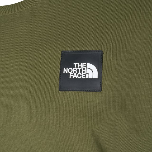 This stylish and versatile tee features a minimalist design with a small Nse patch logo that adds a touch of sophistication. It provides both comfort and durability for everyday use. The classic crew neck and short sleeves make it the perfect choice for any occasion.