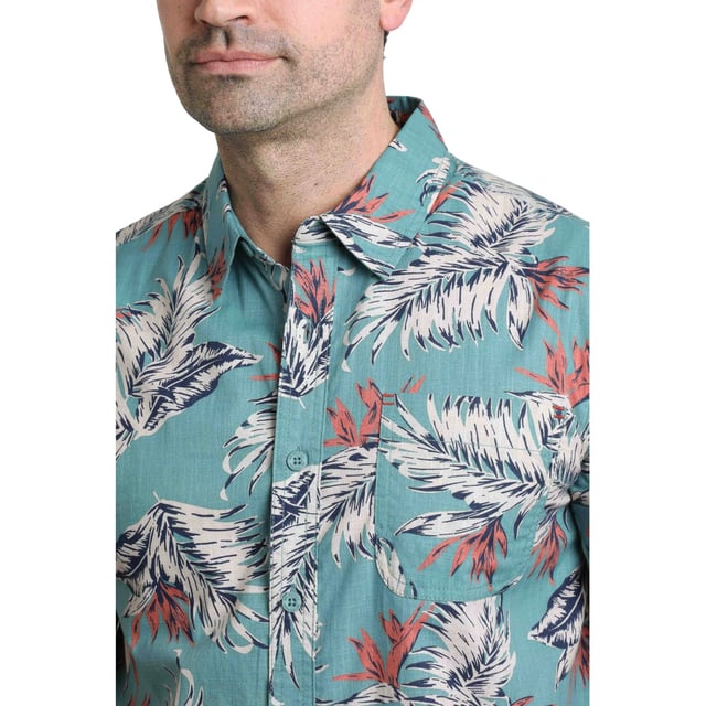 100% Organic Cotton. Design: All-Over Print, Leaves. Pockets: 1 Chest Pocket. Fastening: Button-Down. Sleeve-Type: Short-Sleeved. Neckline: Taped, Turn Down Collar. Side Vents. S: 37 in. M: 40 in. L: 43 in. XL: 46 in. XXL: 49 in. 3XL: 52 in. 4XL: 55 in. 5XL: 58 in.