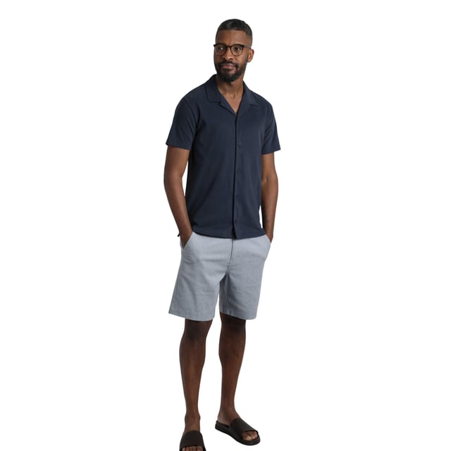 100% Organic Cotton. Fabric: Jersey, Soft Touch. Design: Plain. Fastening: Button-Down. Neckline: Cuban Collar, Taped. Sleeve-Type: Short-Sleeved. Branded Buttons. S: 37 in. M: 40 in. L: 43 in. XL: 46 in. XXL: 49 in. 3XL: 52 in. 4XL: 55 in. 5XL: 58 in.