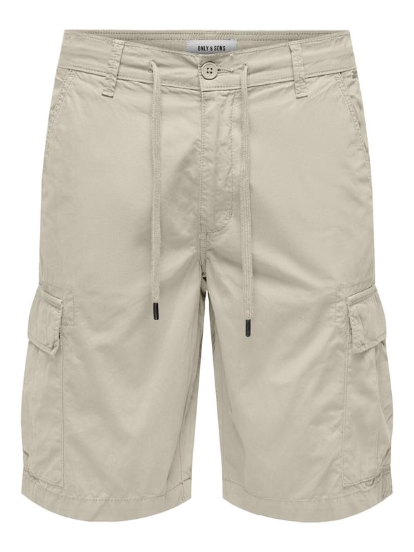 Die Cargoshorts von Only & Sons sind ein absolutes Must-have für den Sommer. Mit ihrem klassischen Regular Fit und der knielangen Passform vereinen sie lässigen Stil mit funktionalem Design. Zwei seitliche Eingrifftaschen, zwei Cargotaschen und zwei Gesäßtaschen bieten jede Menge Platz für alles Wichtige – ob beim Stadtbummel oder Outdoor-Abenteuer. Der Verschluss aus Knopf und Reißverschluss wird durch einen praktischen Kordelzug in der Taille ergänzt, während die Gürtelschlaufen für zusätzliche Flexibilität sorgen. Gefertigt aus hochwertigen Materialien, bieten diese Shorts ein angenehmes Tragegefühl und hohe Langlebigkeit. Für Männer, die Komfort und Stil schätzen.