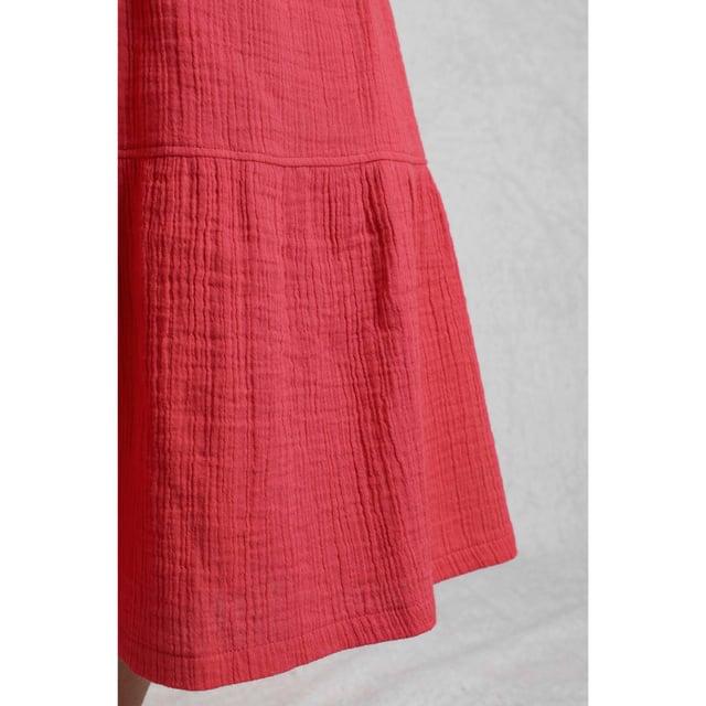 Fabric: Cheesecloth. Lining: Cotton. Design: Tiered. Fabric Technology: Breathable, Lightweight. Outer Materials: 100% Organic Cotton. Waistline: Elasticated. Length: Midi.