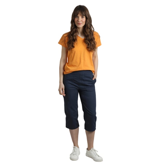 100% Cotton. Design: Plain. Fastening: Mock Zip, Zip Fly. Fabric Technology: Durable, Ripstop. Length: 3/4 Length. Pockets: 2 Side Pockets, 2 Back Pockets. Waistline: Elasticated.