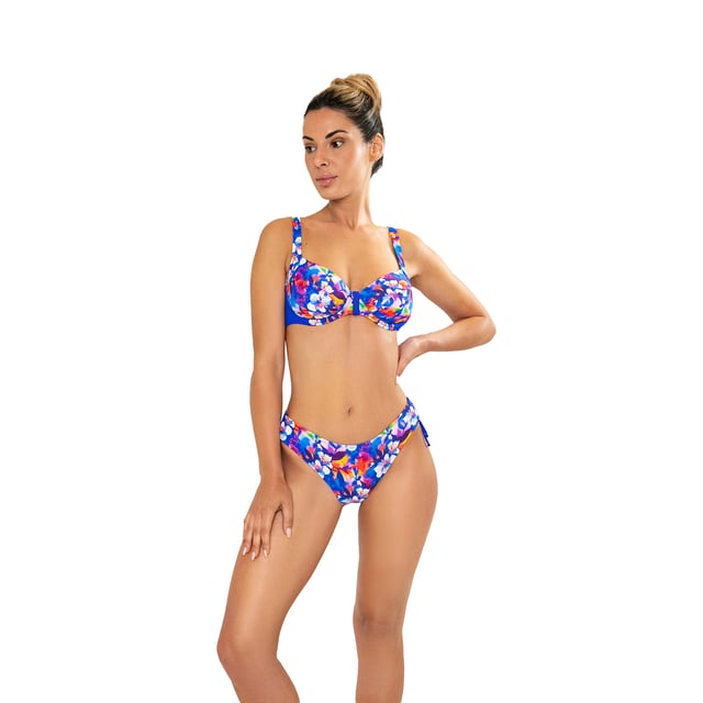 This women's bikini set is an ideal choice for those looking for a summer look that combines comfort and style. With its modern design and carefully crafted details, this women's swimsuit is perfect for highlighting your figure while enjoying a day of sun and sea.\n\n Details:\n\n Top:\n - Adjustable straps.\n - Underwire cups.\n - Central detail.\n - Metal clip closure.\n - Quick-drying and chlorine-resistant material.\n\n Bikini bottom:\n - Classic mid-rise cut.\n - Adjustable straps on the side.\n - Cutting-edge shaping fabric.\n\n We can safely say that women's bikini sets will offer you everything you are looking for to enjoy the summer.\n\n Our two-piece swimsuits for women adapt perfectly to any type and size of breast without exception.\n Composition: Exterior: 82% Polyamide, 18% Elastane; Interior 1: 92% Polyester, 8% Elastane; Interior 2: 73% Polyamide, 27% Elastane; Interior 3: 90% Polyester, 10% Elastane\n Care:\nHand wash.\n Use neutral soap.\n Do not twist or squeeze.\n Air dry.