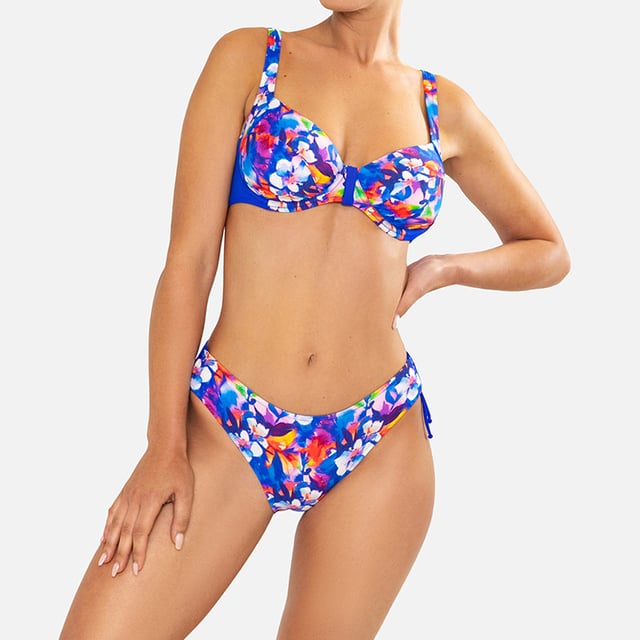 This women's bikini set is an ideal choice for those looking for a summer look that combines comfort and style. With its modern design and carefully crafted details, this women's swimsuit is perfect for highlighting your figure while enjoying a day of sun and sea.\n\n Details:\n\n Top:\n - Adjustable straps.\n - Underwire cups.\n - Central detail.\n - Metal clip closure.\n - Quick-drying and chlorine-resistant material.\n\n Bikini bottom:\n - Classic mid-rise cut.\n - Adjustable straps on the side.\n - Cutting-edge shaping fabric.\n\n We can safely say that women's bikini sets will offer you everything you are looking for to enjoy the summer.\n\n Our two-piece swimsuits for women adapt perfectly to any type and size of breast without exception.\n Composition: Exterior: 82% Polyamide, 18% Elastane; Interior 1: 92% Polyester, 8% Elastane; Interior 2: 73% Polyamide, 27% Elastane; Interior 3: 90% Polyester, 10% Elastane\n Care:\nHand wash.\n Use neutral soap.\n Do not twist or squeeze.\n Air dry.