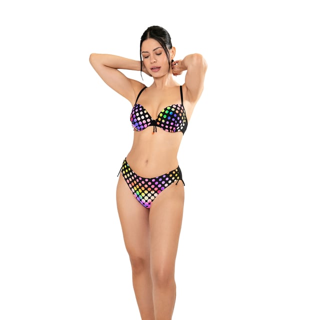 This women's bikini set is an ideal choice for those looking for a summer look that combines comfort and style. With its modern design and carefully crafted details, this women's swimsuit is perfect for highlighting your figure while enjoying a day of sun and sea.\n\n Details:\n\n Top:\n - Adjustable straps.\n - Underwire cups.\n - Foam cups.\n - Central detail.\n - Metal clip closure.\n - Quick-drying and chlorine-resistant material.\n\n Bikini bottom:\n - Mid-rise cut.\n - Adjustable side laces.\n - Cutting-edge shaping fabric.\n\n We can safely say that women's bikini sets will offer you everything you are looking for to enjoy the summer.\n\n Our two-piece swimsuits for women adapt perfectly to any type and size of breast without exception.\n Composition: Outer: 84% Polyamide, 16% Elastane; Inner 1: 92% Polyester, 8% Elastane; Cup: 100% Polyester\n Care:\nHand wash.\n Use neutral soap.\n Do not twist or squeeze.\n Air dry.