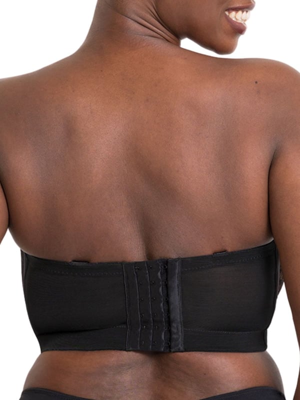 Curvy Kate SuperPlunge Strapless Bra. Multiway strapless bra with an ultra low plunge, inner side sling, cushioned longline band, moulded foam lined cups, multiway straps and lace details. The product is recommended for hand wash only.