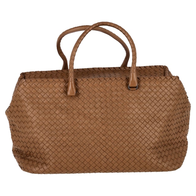 VINTAGE, RRP AS NEW
Crafted in Bottega Veneta’s signature Intrecciato technique, the Brick Satchel is a sophisticated blend of form and function. Made from supple brown leather and lined in soft suede, this structured silhouette offers ample interior space while maintaining a sleek, compact profile. With its understated luxury and meticulous Italian craftsmanship, it’s an ideal companion for both daily wear and polished occasions.


Bottega Veneta Intrecciato Brick Satchel in Brown Leather
Condition: Excellent
Signs of wear: No retail tag, No visible sign of wear., 
Packaging: None
Color: Brown 
Material: Leather | leather
Size: One Size | One Size
Measurements: Width: 280; Height: 230; Length: 400; Handle drop: 140; Strap length: 450
SKU: NAPPUGBBA480458W