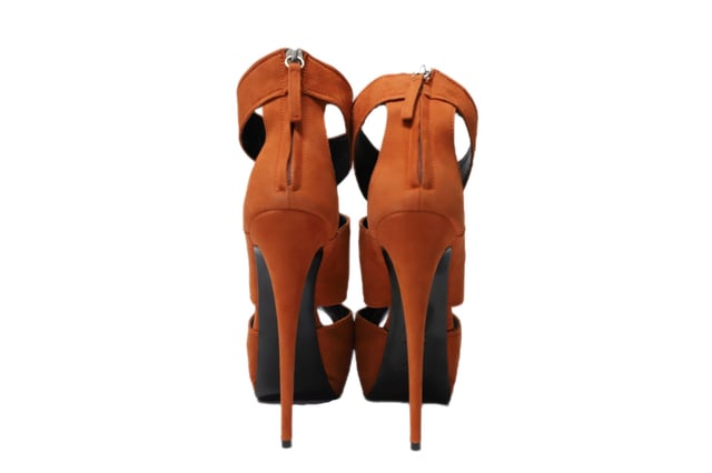 VINTAGE, RRP AS NEW
This Giuseppe Zanotti heels is an extravagant piece. Made with Suede, this heels are comfortable and can be worn easily. Pair with midi skirts.

Giuseppe Zanotti Sharon 105 Heels in Orange Suede
Color: orange
Material: Suede
Size: EU 39
Condition: excellent
Sign of wear: No
SKU: 103511