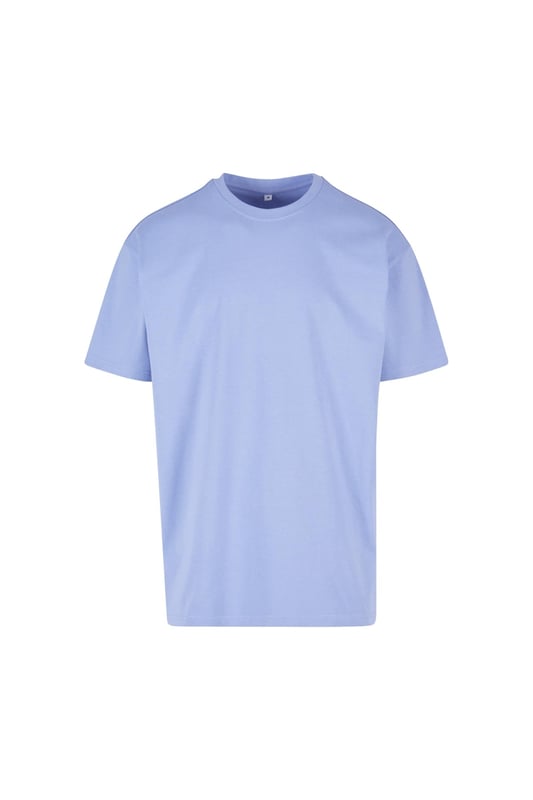 La camiseta extragrande en el exclusivo color Azul Viola es imprescindible para cualquier hombre que busca estilo y comodidad. Este diseño atemporal de corte holgado le da un toque relajado y moderno. Ideal tanto para ocasiones informales como semiformales, esta camiseta te garantiza un aspecto impecable durante todo el día gracias a su alta calidad. Está hecha de 100 % algodón, lo que te proporciona suavidad y transpirabilidad. Con esta camiseta extragrande en Azul Viola, siempre lucirás un estilo auténtico y personal que combina a la perfección con cualquier armario. Está diseñada para hombres que buscan lo mejor en comodidad y estilo.