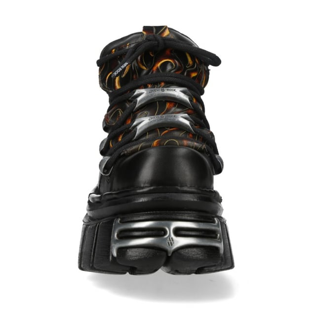 New Rock M-106N-C86 Zwarte Vlammen Leren Gothic Enkel Plateau Laarzen Ontketen een vurige attitude met de New Rock M-106N-C86 enkellaarsjes uit de Metallic Collection. Deze op maat gemaakte laarzen combineren gothic en punk esthetiek met de kenmerkende metallic kracht van New Rock en zijn voorzien van opvallende vlamaccenten op echt rundleer. De hoge platformzool, gecombineerd met een hak van 8 cm en een platform van 6 cm, zorgt voor een dramatische hoogte en een krachtige uitstraling. Met de klassieke vetersluiting en een compacte schacht van 10 cm is deze unisex stijl gemaakt voor onverschrokken expressie. Belangrijkste kenmerken: Materiaal (buitenkant): Rundleer Materiaal (binnenkant): Synthetisch Hakhoogte: 8 cm Platformhoogte: 6 cm Zoolmateriaal: PU Ultra Sluiting: Veters (koord) Schachthoogte: 10 cm Stijl: Gothic, Heavy, Punk, Rock Ontwerp: Unisex (geschikt voor alle geslachten)