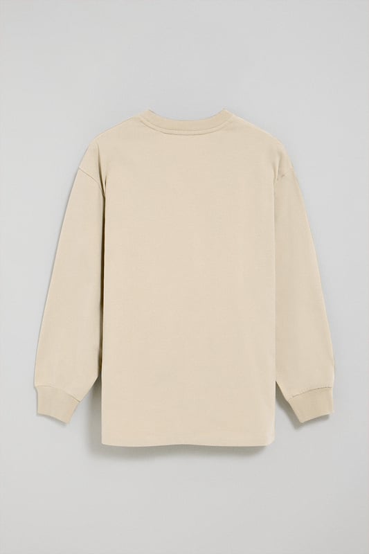 Dieses langärmlige Herren-T-Shirt in stilvollem und zeitlosem Design ist aus robuster Baumwolle gefertigt und bietet Langlebigkeit und Komfort. Der Rundhalsausschnitt und die Ärmelbündchen sind gerippt und sorgen für einen guten Sitz. Die beiden seitlichen Schlitze und die lockere Passform sorgen für mehr Bewegungsfreiheit. Die mit Logo versehenen farblich abgestimmten Nahtbänder an der Krageninnenseite ist Ausdruck liebevoller Detailarbeit. Der Stoffaufnäher aus Twill mit gummiertem Polo Club Logo auf der Brust verleiht ihm eine besondere Note.