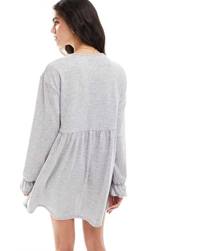 Dresses by Miss Selfridge  Plain design Crew neck Fluted sleeves Regular fitSold By: Asos