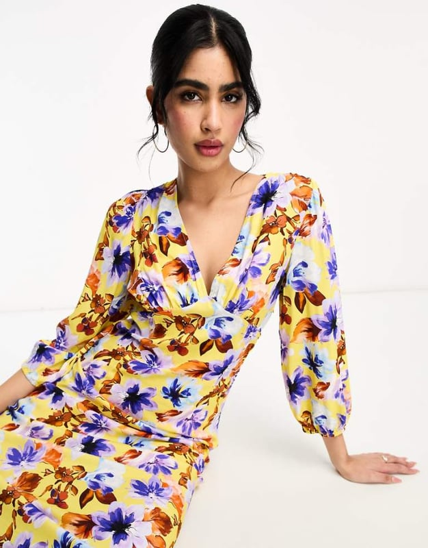 Dresses by Y.A.S All other dresses can go home Floral design V-neck Long sleeves Regular fitSold By: Asos